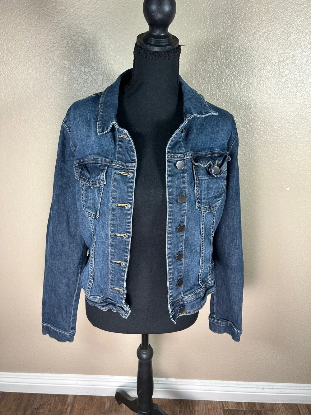 KUT from the Kloth Stretch Denim Jacket Medium Wash Women’s Size Medium